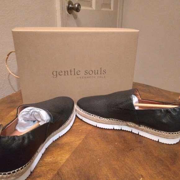 Gentle Souls by Kenneth Cole Shoes - Picture 3 of 5